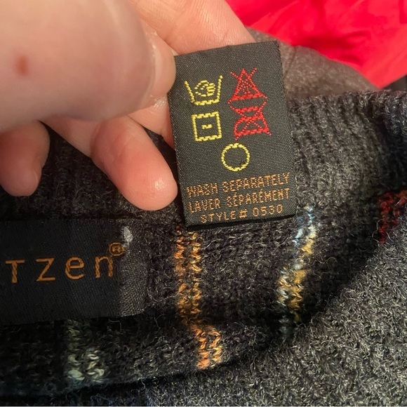 Jantzen black stripes multicoloured‎  sweater in size medium - Picture 8 of 8